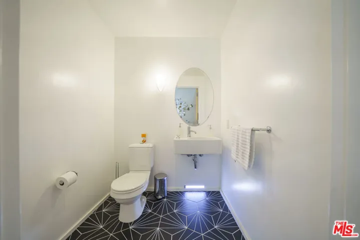 1111 S Grand Avenue 716, Los Angeles, California 90015
