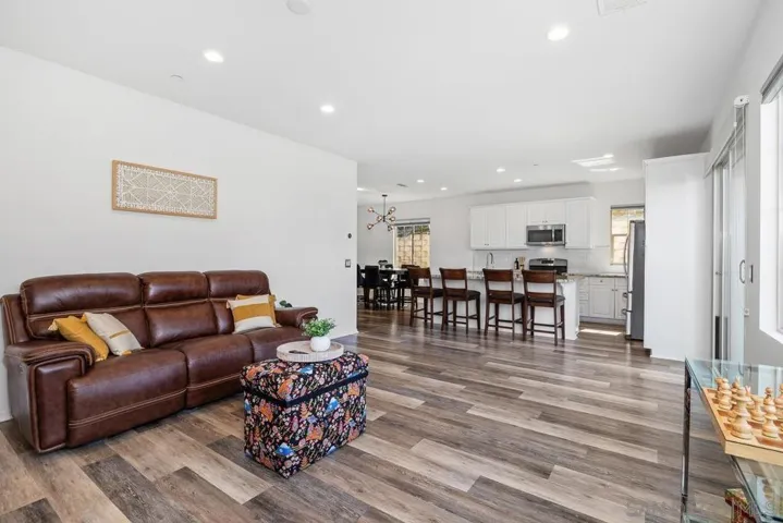 309 Ione Way, El Cajon, California 92020