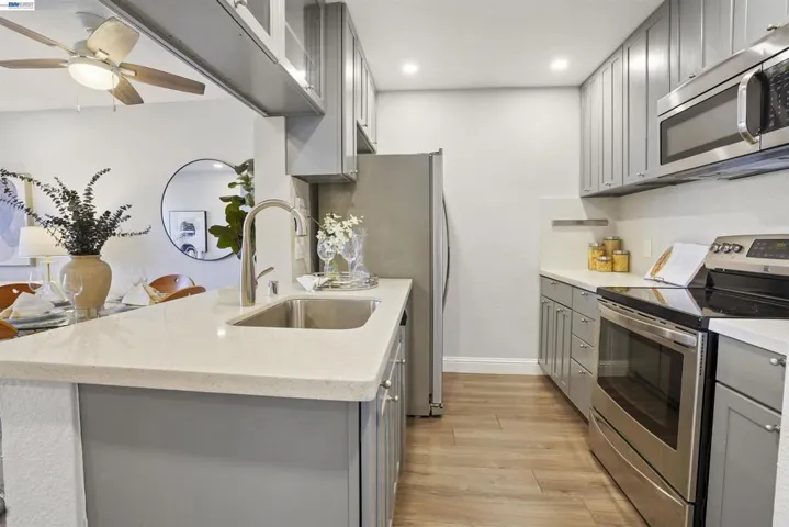 29300 29300 Dixon St 106, Hayward, California 94544