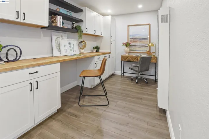 29300 29300 Dixon St 106, Hayward, California 94544