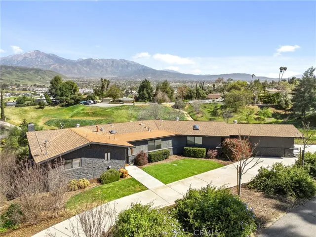 REMODELED South Redlands w/ View