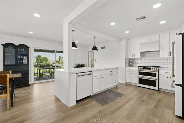 Stunning Kitchen with a View!