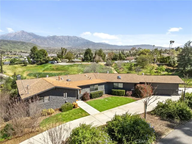 REMODELED South Redlands w/ View