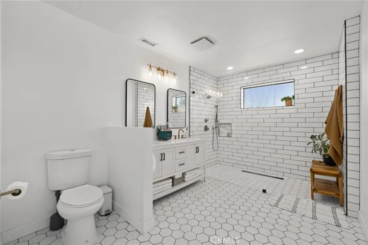 Executive Bathrom