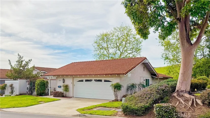 5237 Elvira, Laguna Woods, California 92637