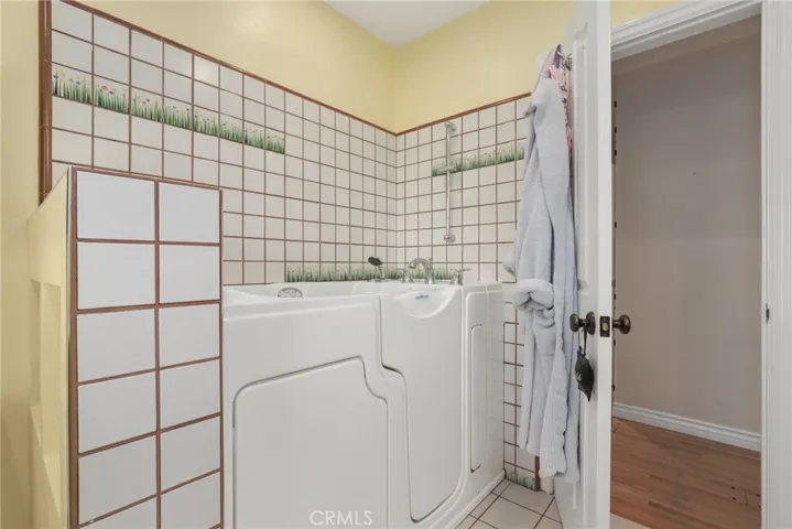 8362 Lubec, Downey, California 90240