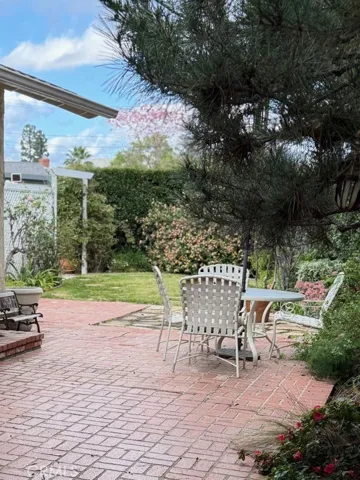 lovely brick patio area for entertaining