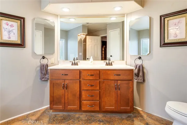 Dual sink in primary