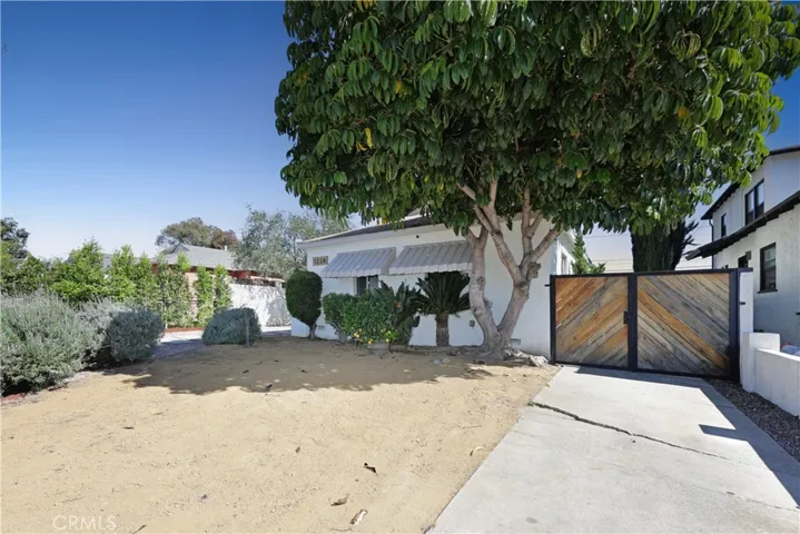 Front View-Yard/Drive Way