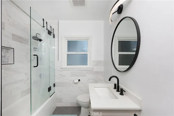 Unit 1240- Upgraded Restroom