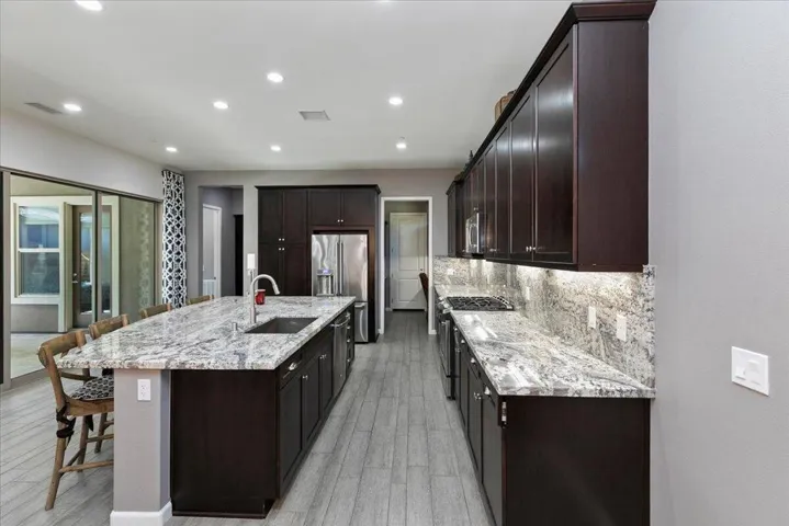 23-Kitchen