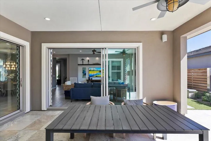 32-Outdoor Dining