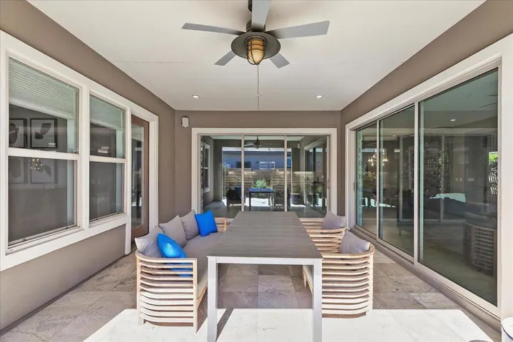 29-Outdoor Dining
