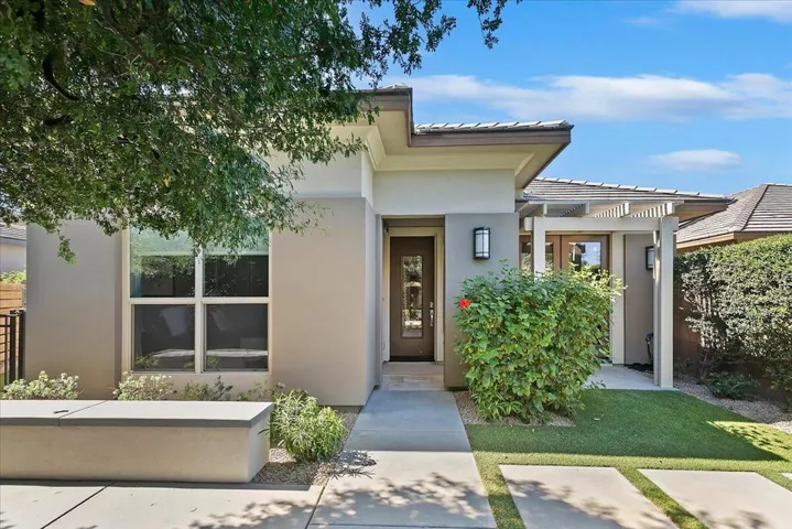 10-Front Walkway and Entry