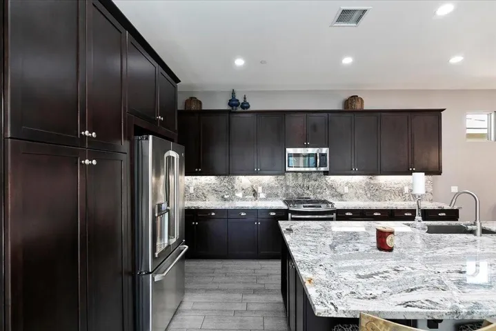 24-Kitchen