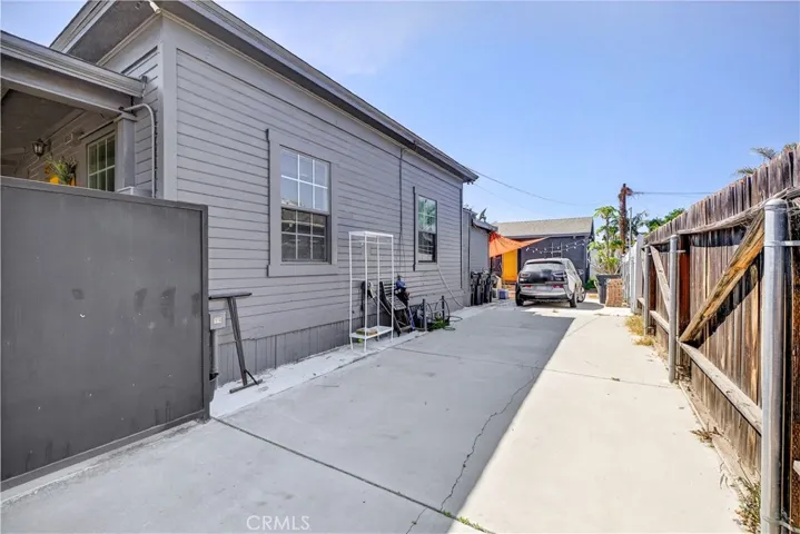 614 N Shelton, Santa Ana, California 92703