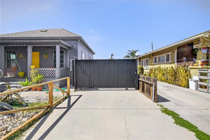 614 N Shelton, Santa Ana, California 92703