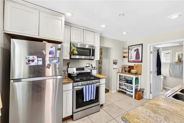 614 N Shelton, Santa Ana, California 92703