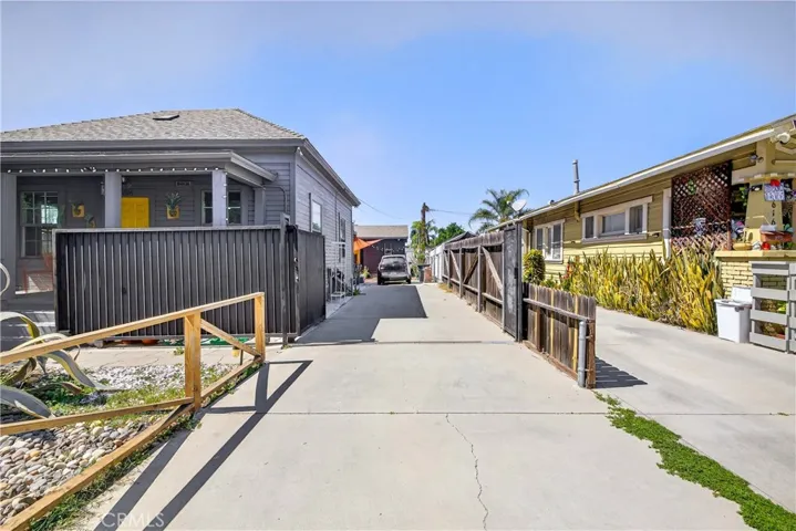 614 N Shelton, Santa Ana, California 92703