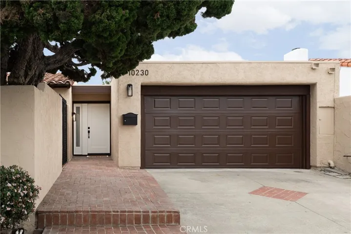 2 car garage and entry