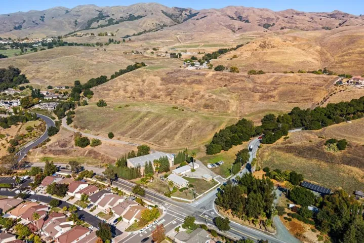 1995 Old Calaveras Road, Milpitas, California 95035