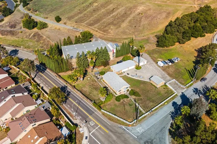 1995 Old Calaveras Road, Milpitas, California 95035
