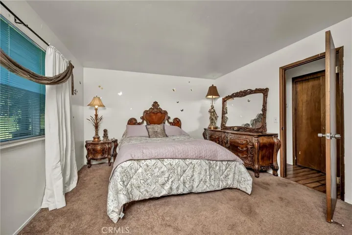 Lovely oversized bedroom 2.