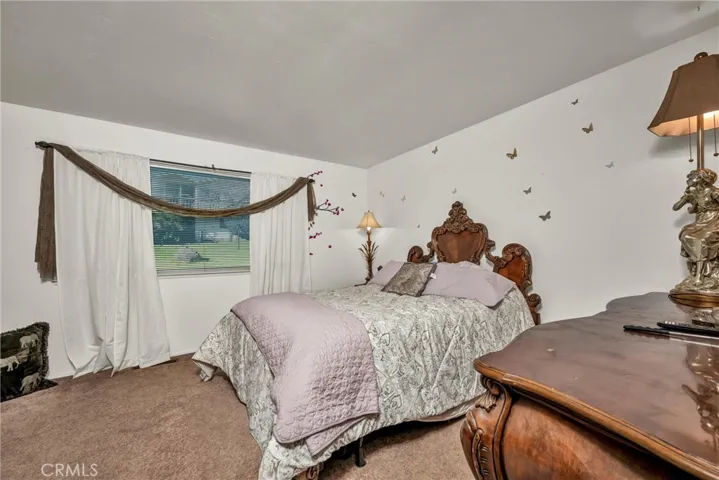 Nicely sized bedroom. 
