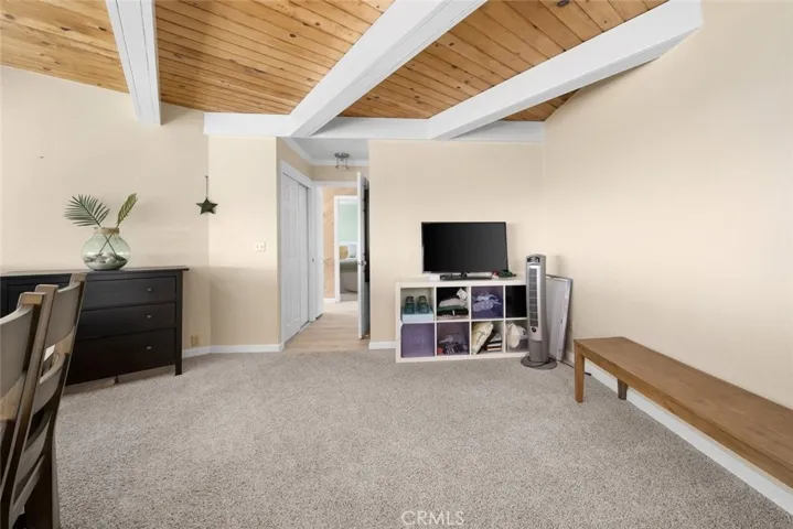 Upstairs bedroom/ loft