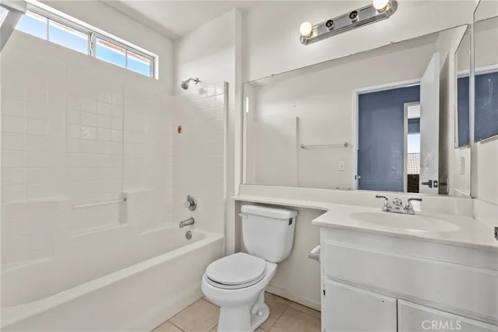 13806 Salado, Victorville, California 92392