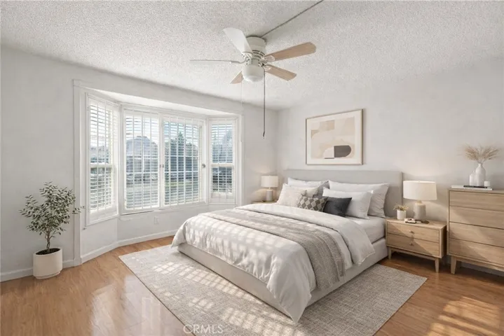 This picture is virtually staged
