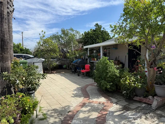 12872 Van Nuys Boulevard, Pacoima, California 91331