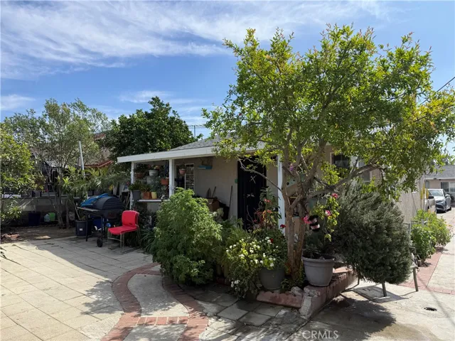 12872 Van Nuys Boulevard, Pacoima, California 91331