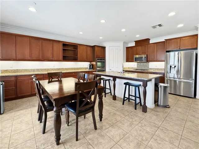 2025 James Gaynor Street, Fallbrook, California 92028