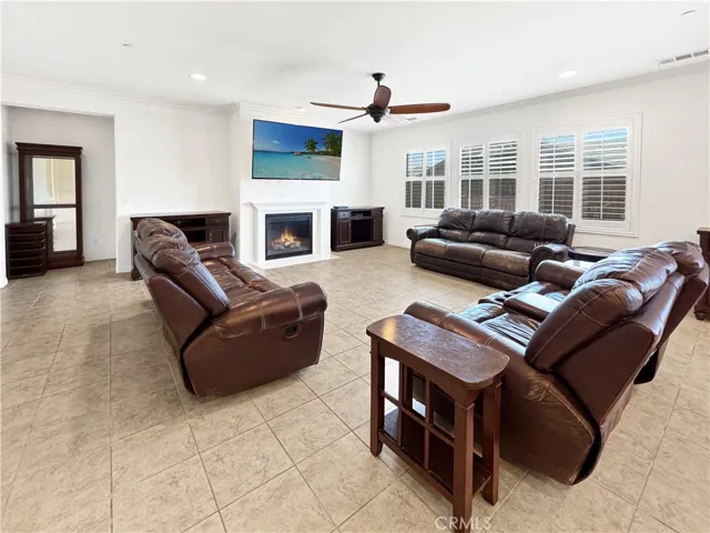 2025 James Gaynor Street, Fallbrook, California 92028