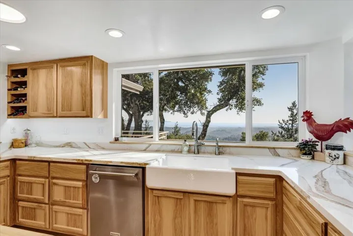 24854 Skyland Road, Los Gatos, California 95033