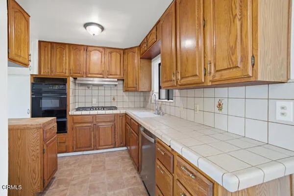 134174535201792017_134174535170797052_DS