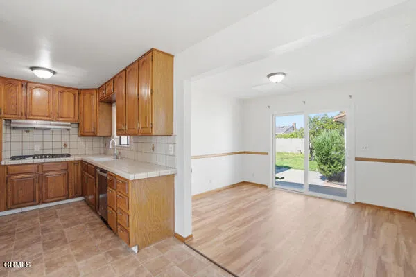 134174535221061866_134174535194271675_DS