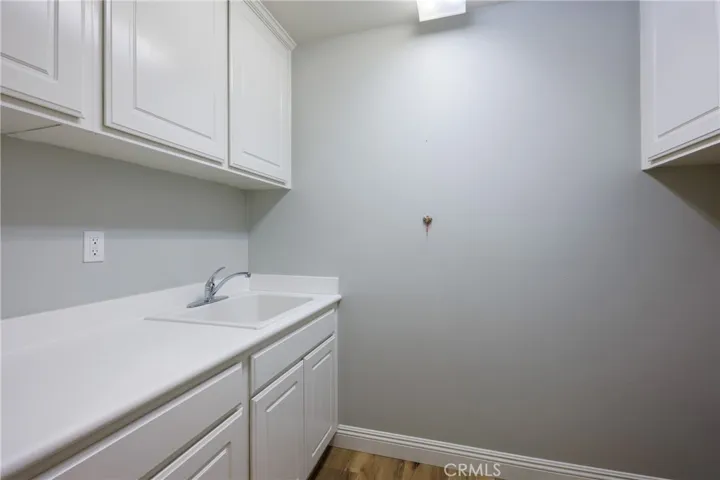 Laundry Room (Main floor)