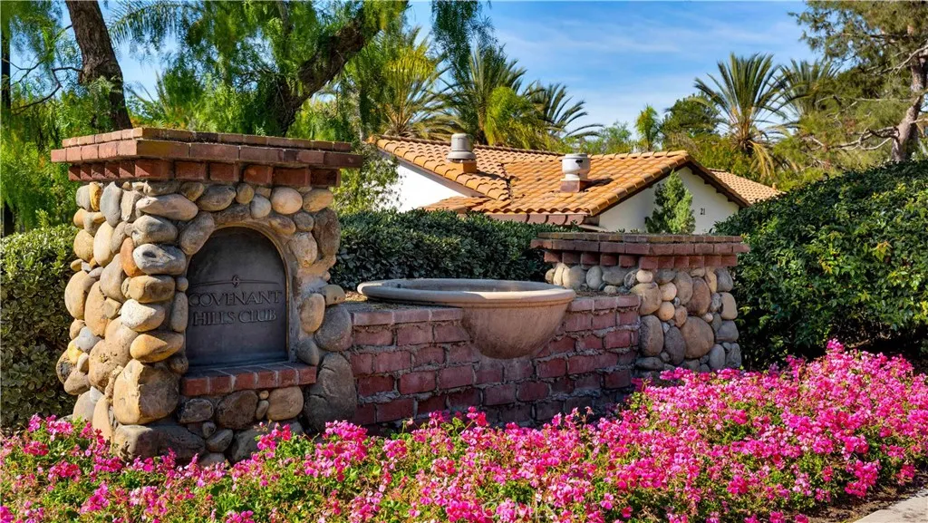 Covenant Hills is one of the premier areas in Ladera Ranch. 2 Thomas is an outstanding example of quality, style and beauty.