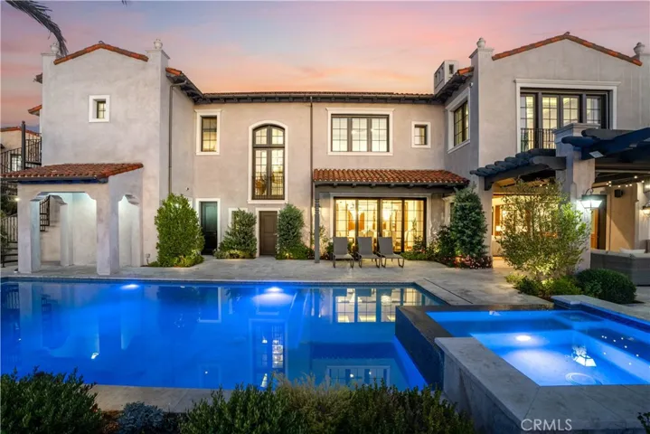 Go outside to enjoy the salt water pool and spa. No wet footprints in the house with a full bath right off the poolside. (It's the green door)