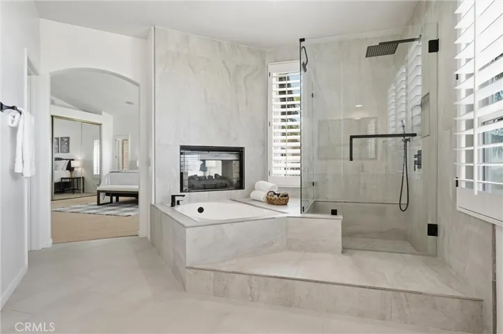 Primary En-suite Bath and Dressing Area