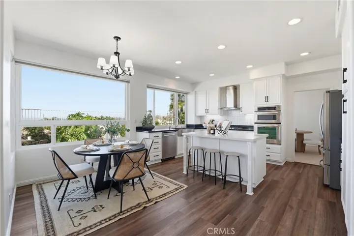 Bright and Sunny Dining Nook