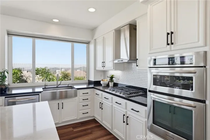 Gourmet-Pleasing Kitchen