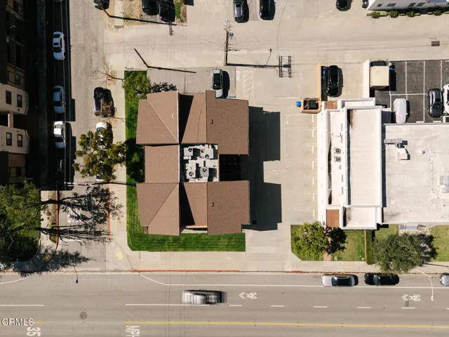 D025DAMORE_2505 Canada