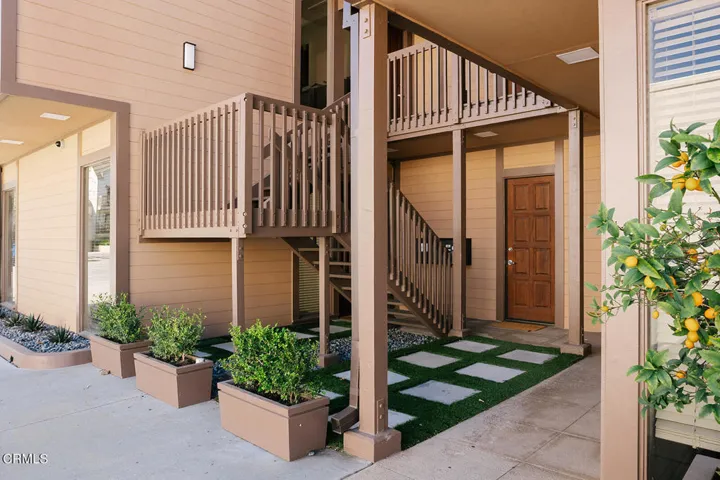 010DAMORE_2505 Canada