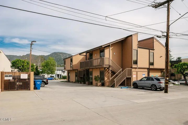 049DAMORE_2505 Canada