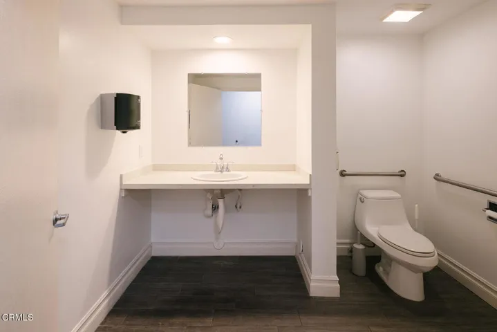 041DAMORE_2505 Canada