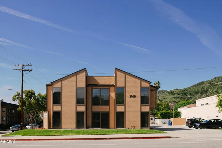 003DAMORE_2505 Canada