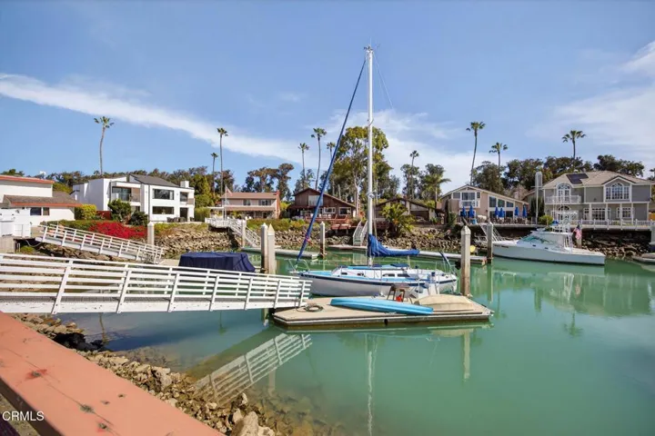 36-web-or-mls-Upmarketmedia_2920Sea-109